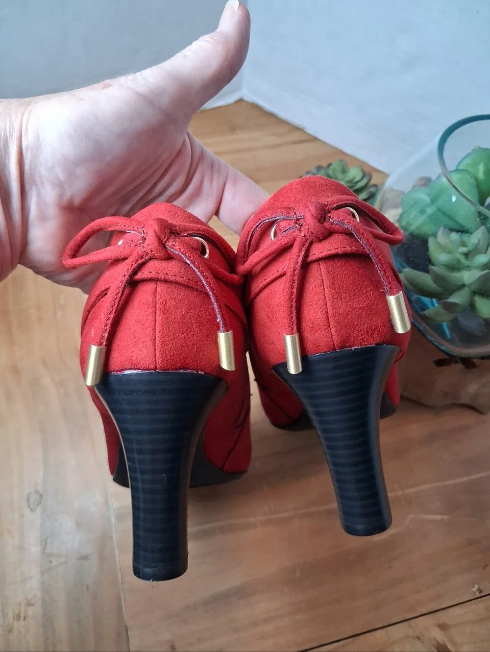 Coach and Four Faux Suede Cuffed Bootie w/Bow On Heel Fire Engine Red Size 7